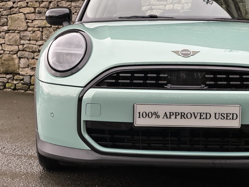 2024 (74) MINI COOPER 1.5 C Classic 3dr Auto 5033600