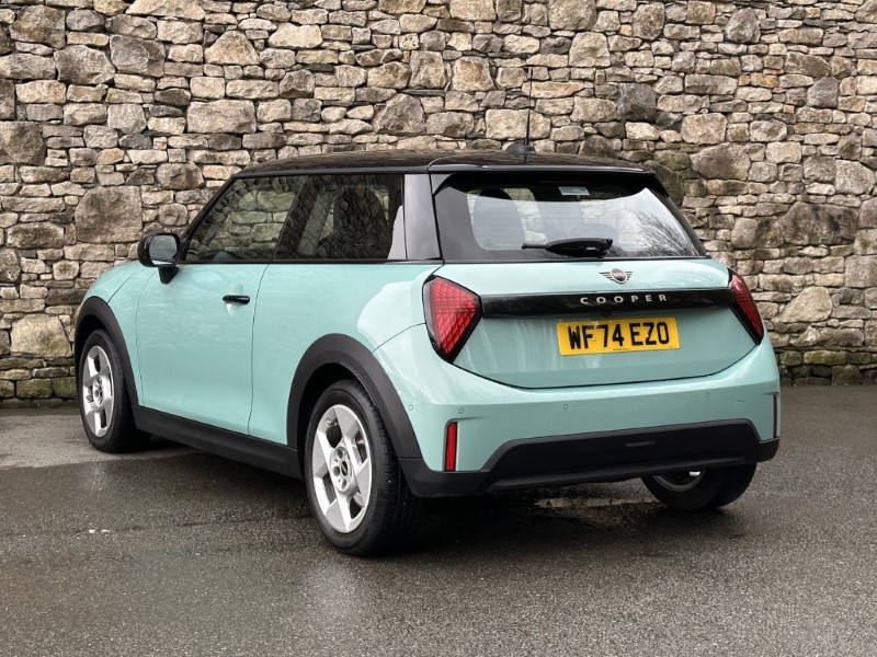 2024 (74) MINI COOPER 1.5 C Classic 3dr Auto