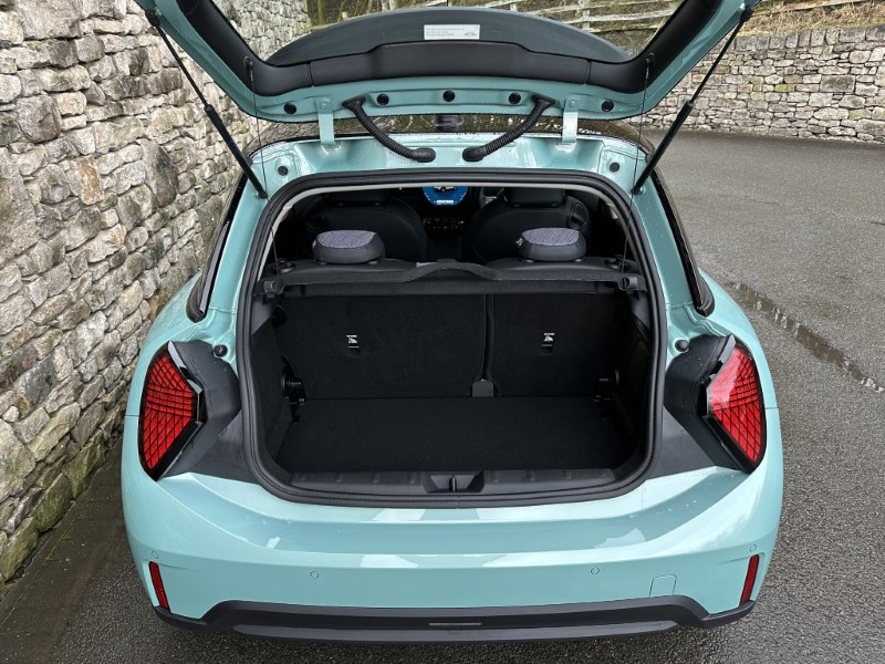 2024 (74) MINI COOPER 1.5 C Classic 3dr Auto 5033563