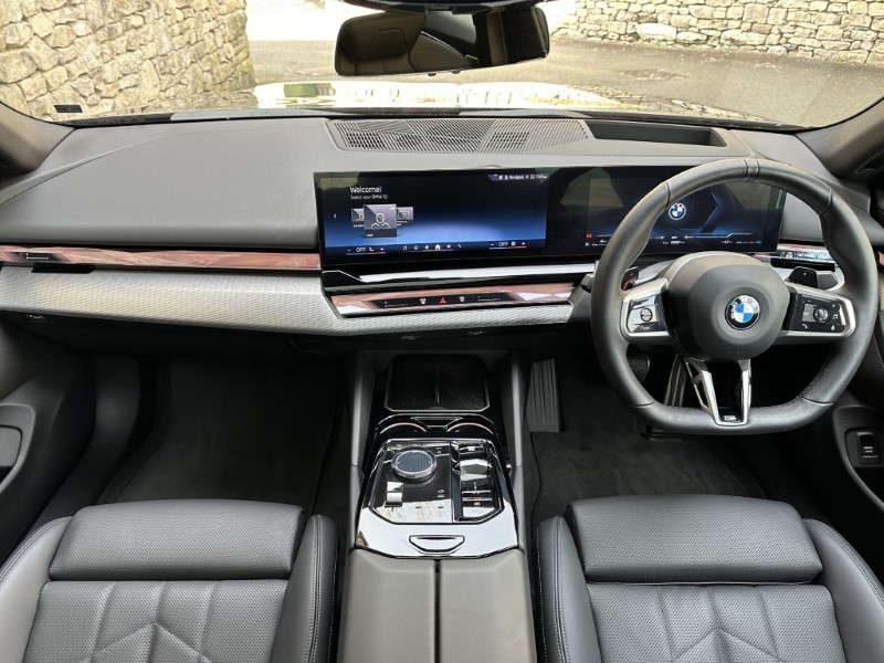 2025 (74) BMW 5 SERIES 520i M Sport Pro Saloon  5004418