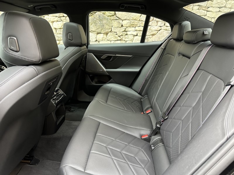 2025 (74) BMW 5 SERIES 520i M Sport Pro Saloon  5004440