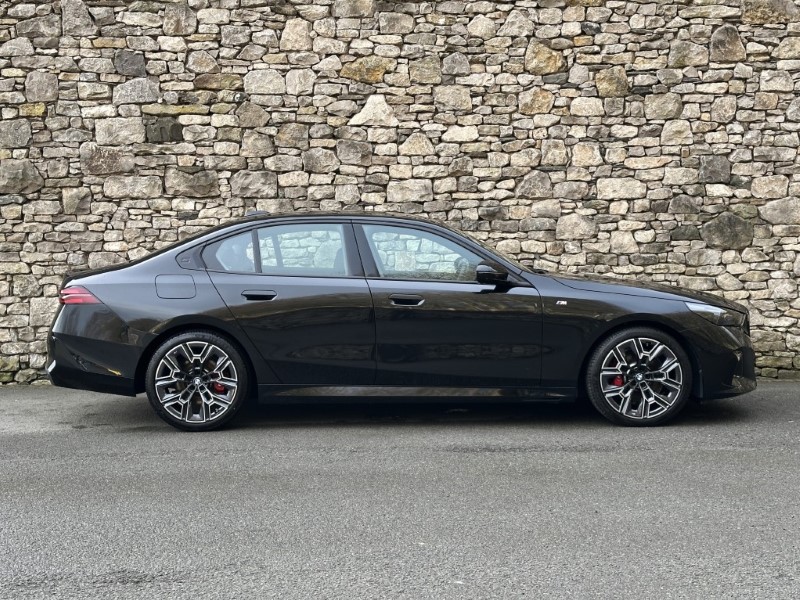 2025 (74) BMW 5 SERIES 520i M Sport Pro Saloon  5004409