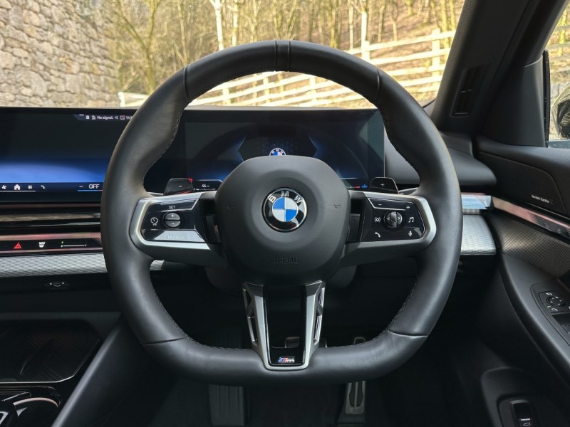 2025 (74) BMW 5 SERIES 520i M Sport Pro Saloon  5004417