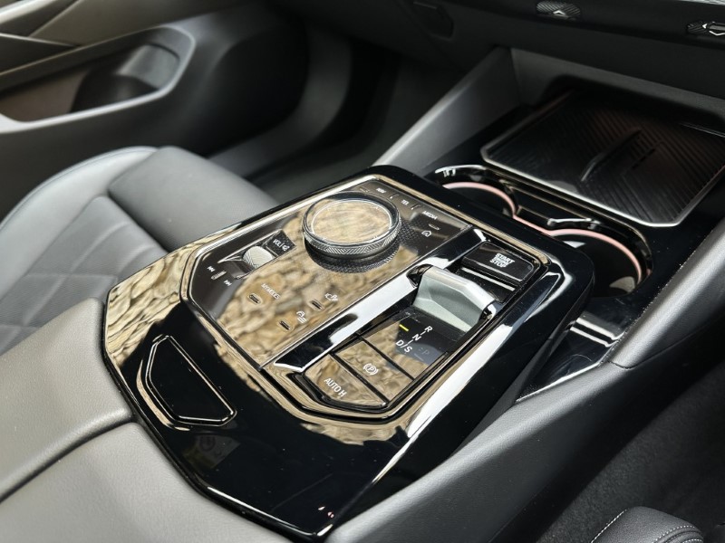 2025 (74) BMW 5 SERIES 520i M Sport Pro Saloon  5004425