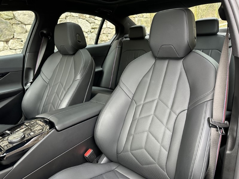 2025 (74) BMW 5 SERIES 520i M Sport Pro Saloon  5004444