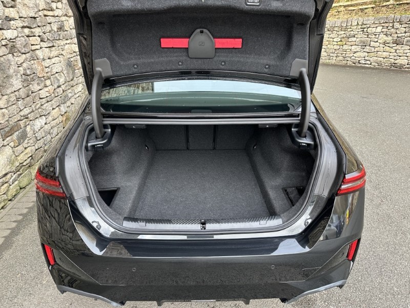 2025 (74) BMW 5 SERIES 520i M Sport Pro Saloon  5004406