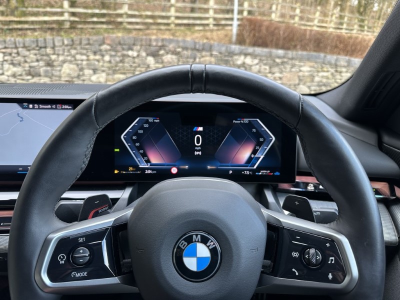 2025 (25) BMW 5 SERIES 520i M Sport Saloon  5005911