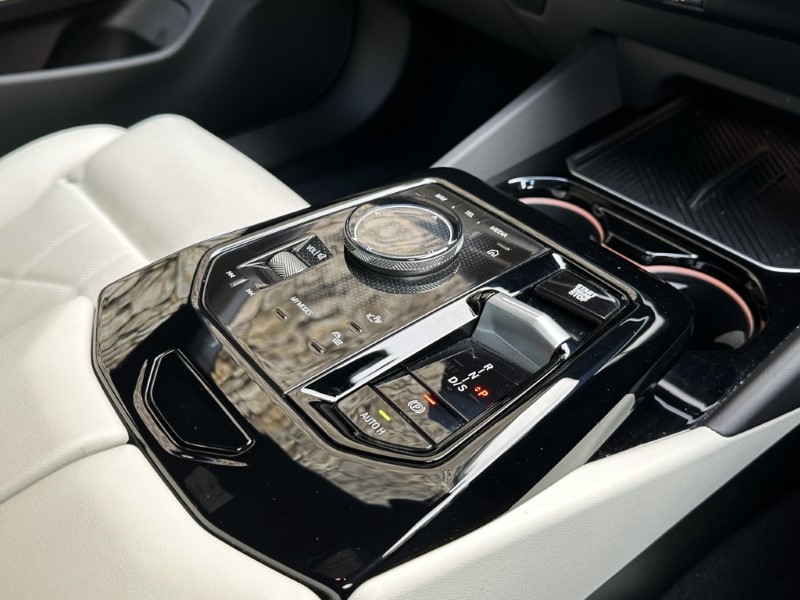 2025 (25) BMW 5 SERIES 520i M Sport Saloon  5005871