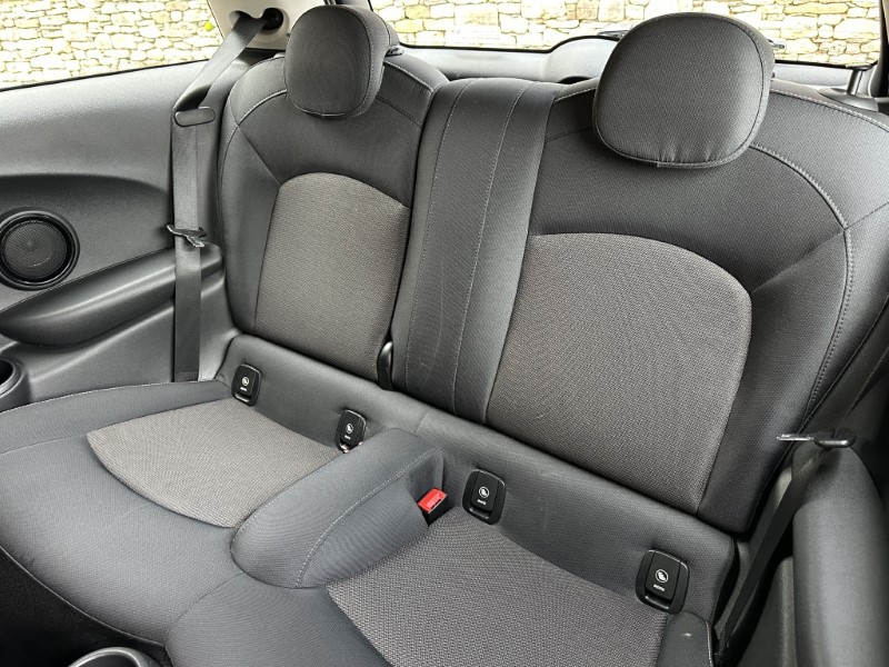 2017 (67) MINI HATCHBACK 1.5 Cooper 3dr 5060448