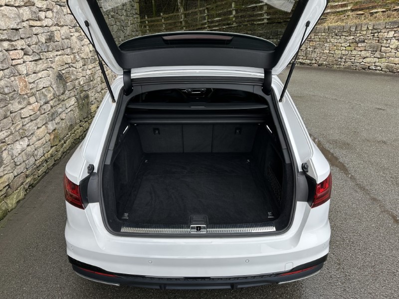 2020 (20) AUDI A4 35 TFSI Black Edition 5dr 5041531