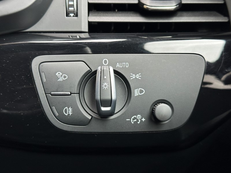 2020 (20) AUDI A4 35 TFSI Black Edition 5dr 5041549