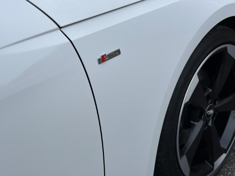 2020 (20) AUDI A4 35 TFSI Black Edition 5dr 5061396