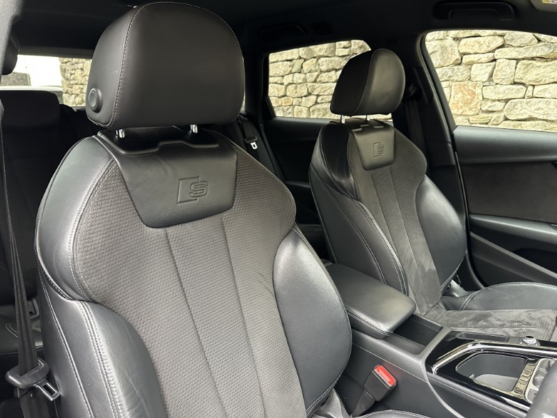 2020 (20) AUDI A4 35 TFSI Black Edition 5dr 5041537