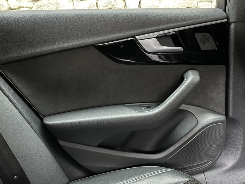 2020 (20) AUDI A4 35 TFSI Black Edition 5dr 5041539