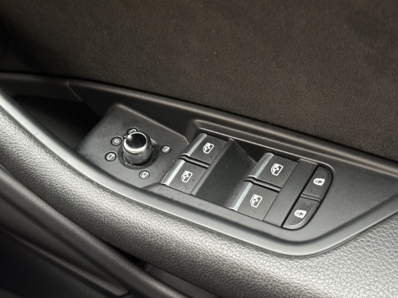 2020 (20) AUDI A4 35 TFSI Black Edition 5dr 5041550