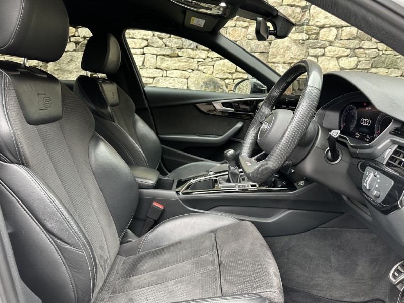 2020 (20) AUDI A4 35 TFSI Black Edition 5dr 5041536