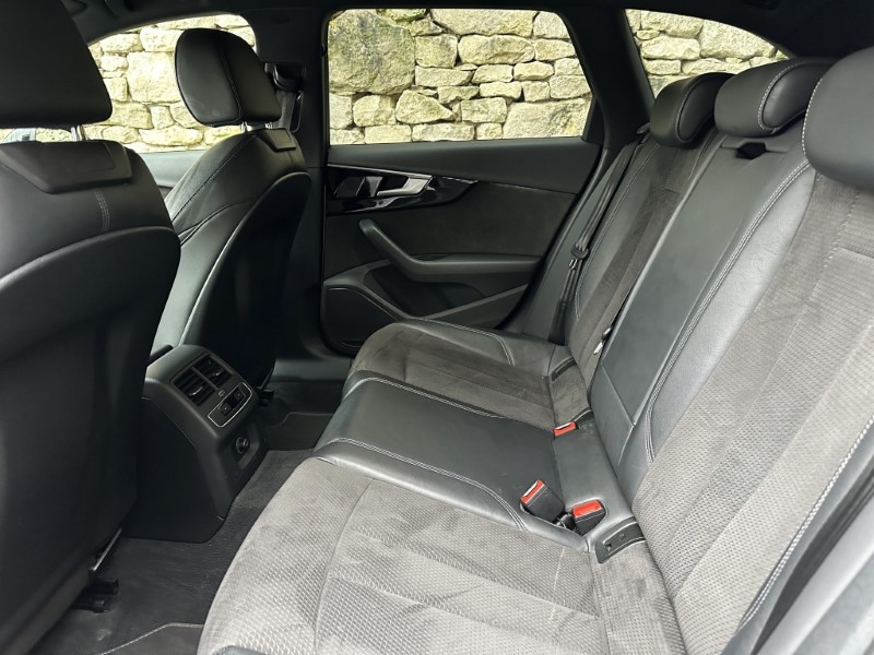 2020 (20) AUDI A4 35 TFSI Black Edition 5dr 5041557