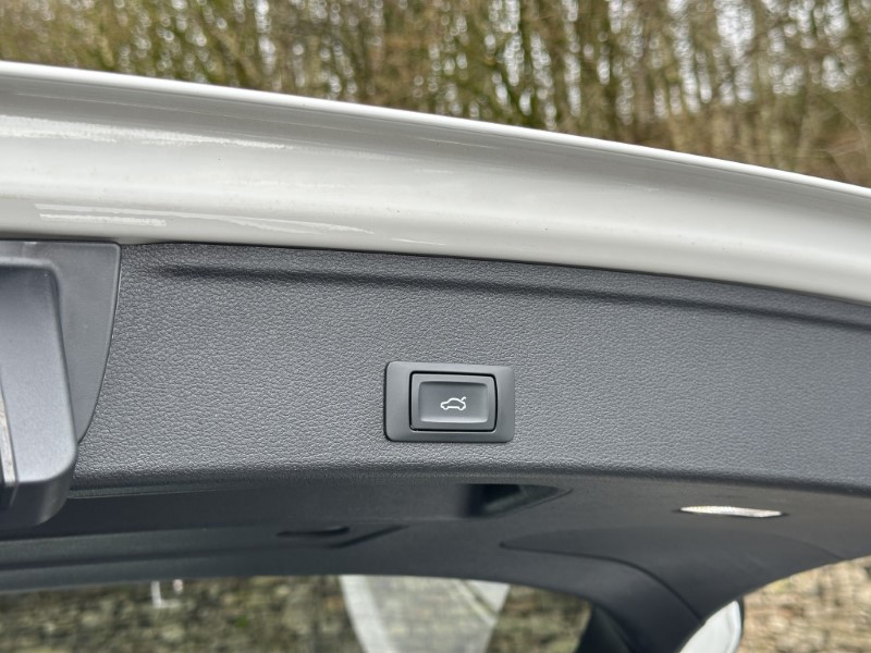 2020 (20) AUDI A4 35 TFSI Black Edition 5dr 5041532