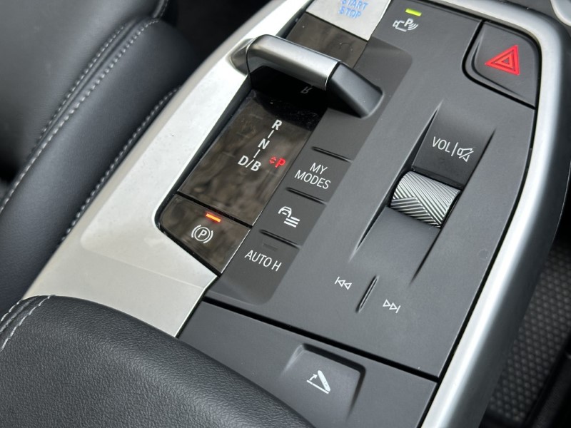 2025 (25) BMW iX1 150kW eDrive20 M Sport 65kWh 5dr Auto 5068903