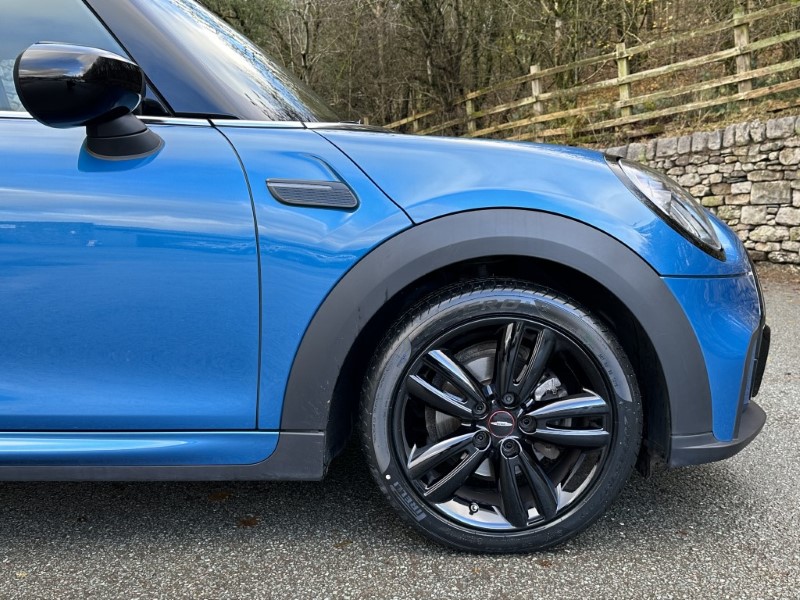 2022 (22) MINI HATCHBACK 1.5 Cooper Sport 3dr 5046370