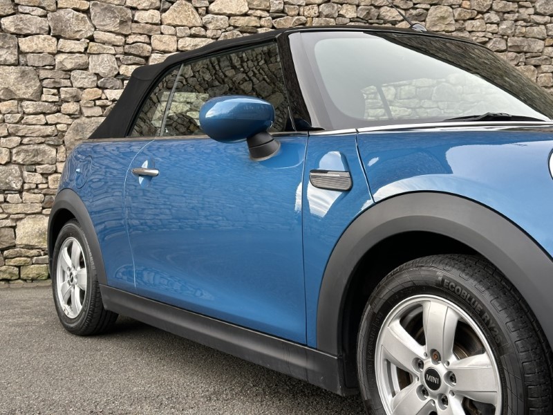 2021 (21) MINI CONVERTIBLE 1.5 Cooper Classic 2dr Auto 5085182