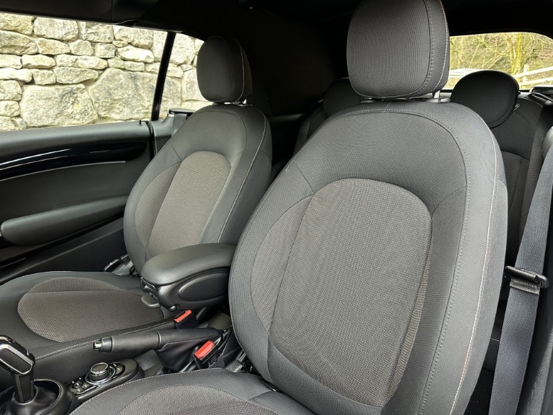 2021 (21) MINI CONVERTIBLE 1.5 Cooper Classic 2dr Auto 5085158