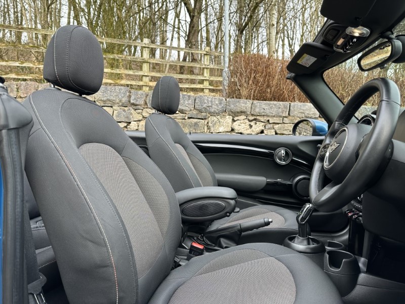 2021 (21) MINI CONVERTIBLE 1.5 Cooper Classic 2dr Auto 5085193