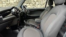 2021 (21) MINI CONVERTIBLE 1.5 Cooper Classic 2dr Auto 5085159