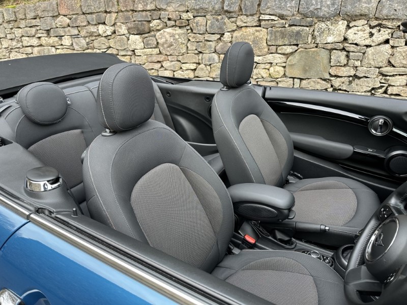 2021 (21) MINI CONVERTIBLE 1.5 Cooper Classic 2dr Auto 5085192
