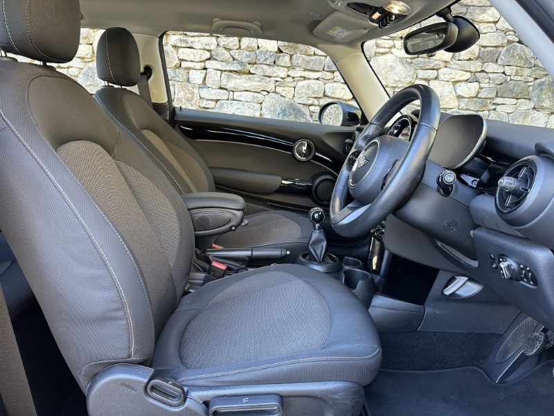 2022 (71) MINI HATCHBACK 1.5 Cooper Classic 3dr 5125521