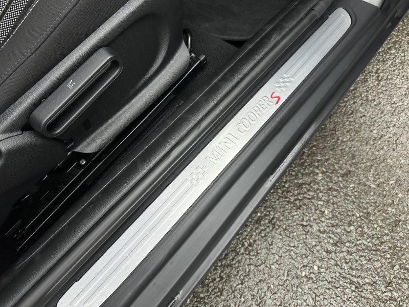 2024 (24) MINI CONVERTIBLE 2.0 Cooper S Classic Premium 2dr Auto 5099956