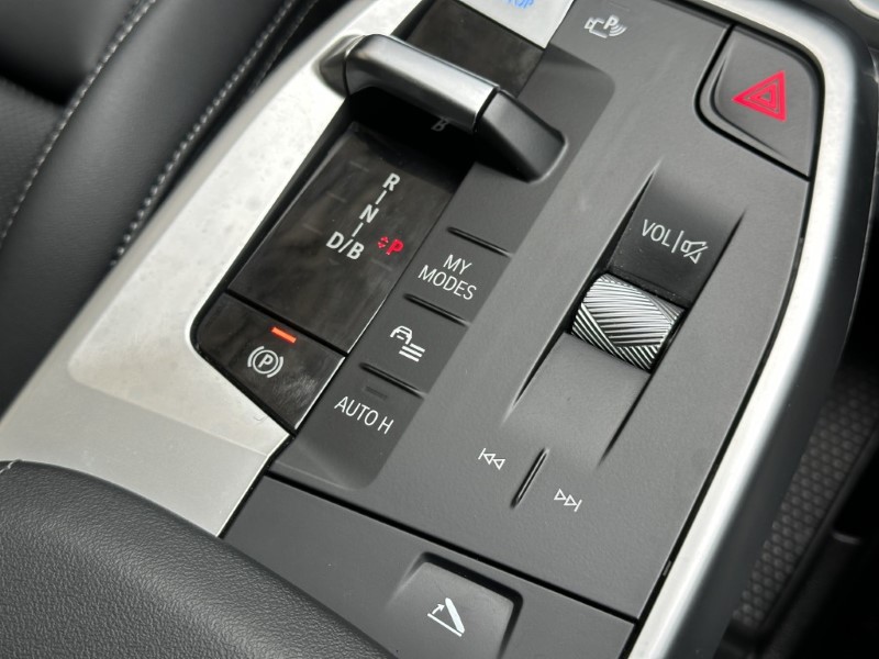 2025 (25) BMW iX1 150kW eDrive20 M Sport 65kWh 5dr Auto 5098478