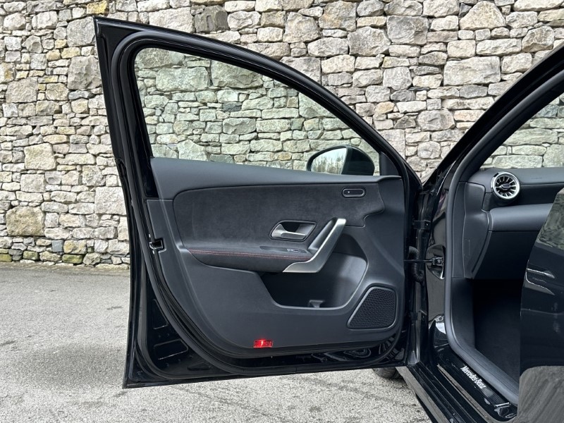 2022 (72) MERCEDES-BENZ A CLASS A180 AMG Line Premium Plus Night Edition 4dr Auto 5146618