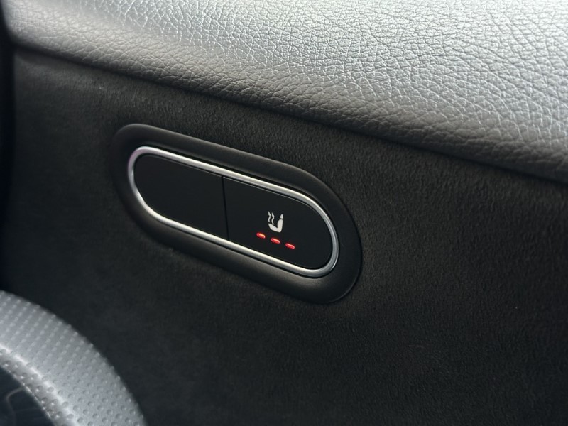 2022 (72) MERCEDES-BENZ A CLASS A180 AMG Line Premium Plus Night Edition 4dr Auto 5146598