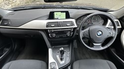 2018 (18) BMW 3 SERIES 320i xDrive SE 5dr Touring 5157398