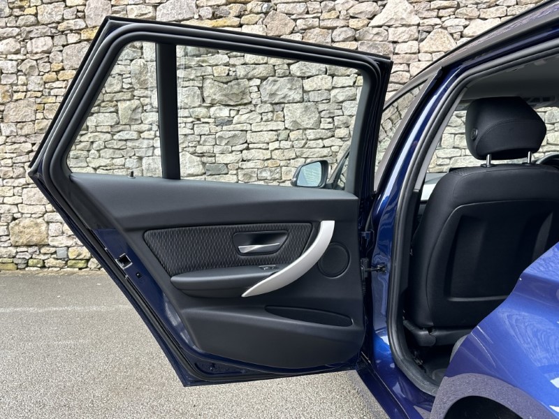 2018 (18) BMW 3 SERIES 320i xDrive SE 5dr Touring  5157425