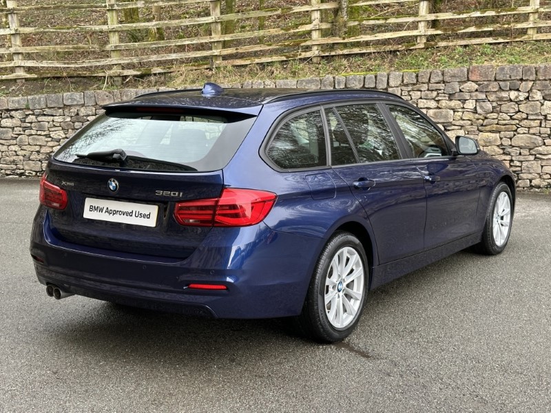 2018 (18) BMW 3 SERIES 320i xDrive SE 5dr Touring  5157446