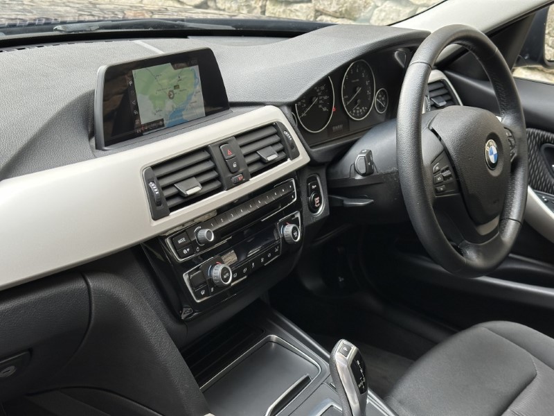 2018 (18) BMW 3 SERIES 320i xDrive SE 5dr Touring  5157415