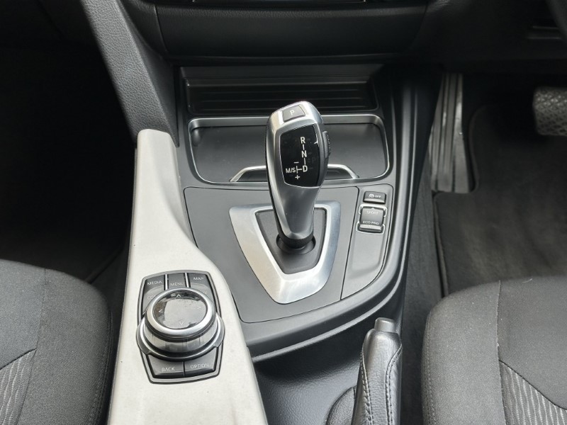 2018 (18) BMW 3 SERIES 320i xDrive SE 5dr Touring  5157399