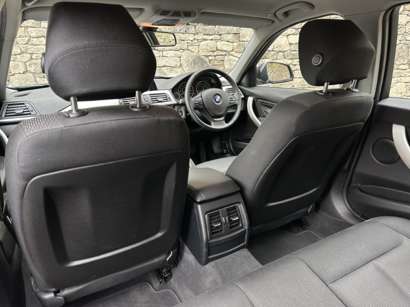 2018 (18) BMW 3 SERIES 320i xDrive SE 5dr Touring  5157426