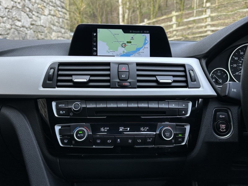 2018 (18) BMW 3 SERIES 320i xDrive SE 5dr Touring  5157400