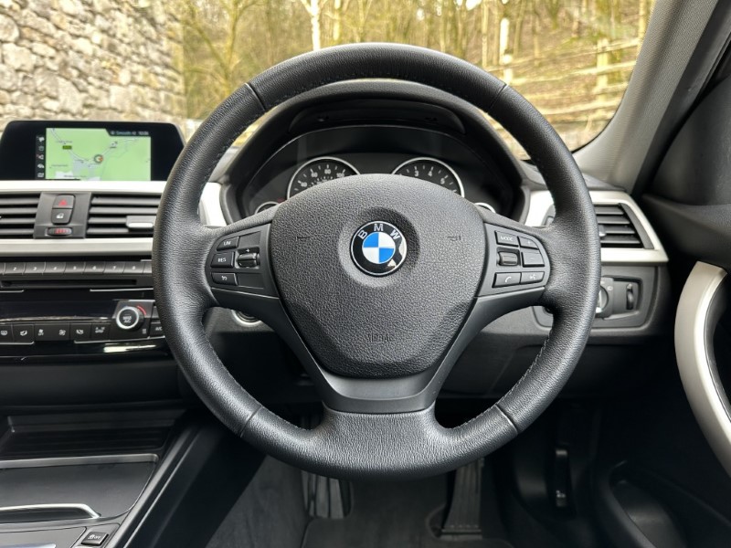 2018 (18) BMW 3 SERIES 320i xDrive SE 5dr Touring  5157397