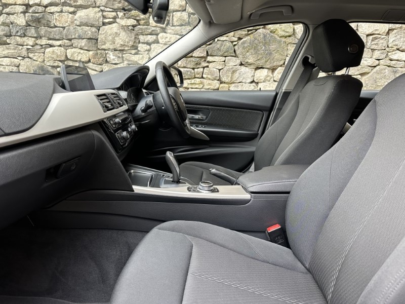 2018 (18) BMW 3 SERIES 320i xDrive SE 5dr Touring  5157416