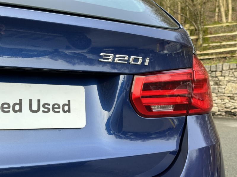 2018 (18) BMW 3 SERIES 320i xDrive SE 5dr Touring  5157390