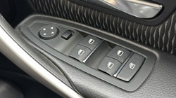 2018 (18) BMW 3 SERIES 320i xDrive SE 5dr Touring 5157405