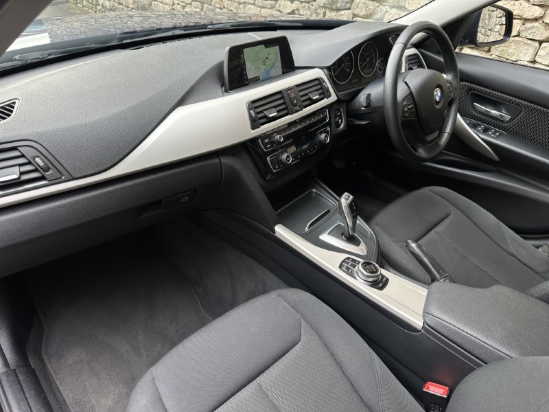 2018 (18) BMW 3 SERIES 320i xDrive SE 5dr Touring  5157414