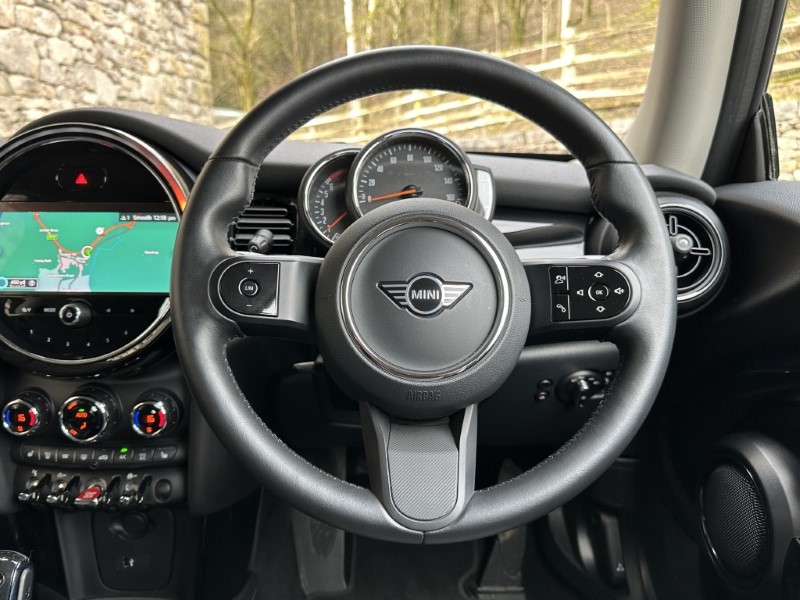 2021 (21) MINI HATCHBACK 1.5 Cooper Classic 3dr Auto 5146400