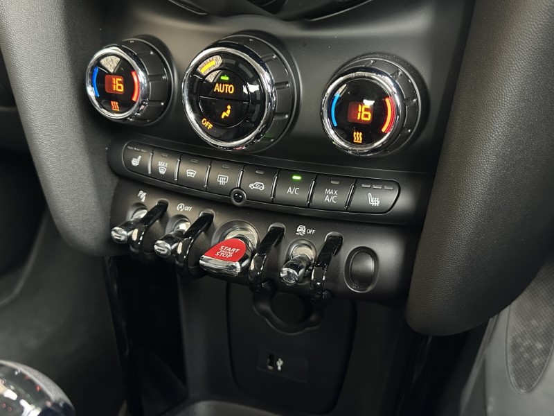 2021 (21) MINI HATCHBACK 1.5 Cooper Classic 3dr Auto 5146406