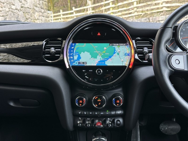 2021 (21) MINI HATCHBACK 1.5 Cooper Classic 3dr Auto 5146401