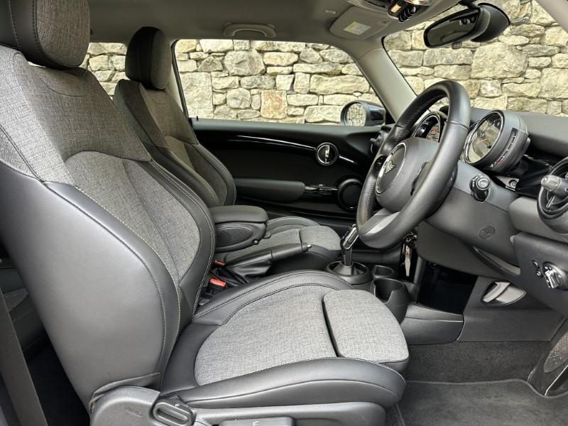 2021 (21) MINI HATCHBACK 1.5 Cooper Classic 3dr Auto 5146394